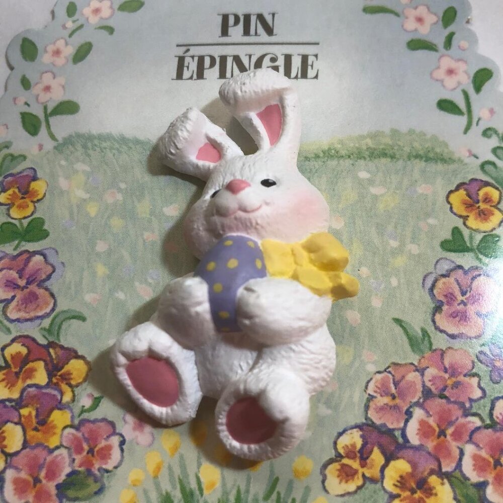 New Vintage Hallmark Lapel Pin Easter Bunny Rabbit White w Egg Purple Brooch